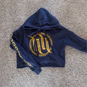 Hart & Huntington cropped hoods